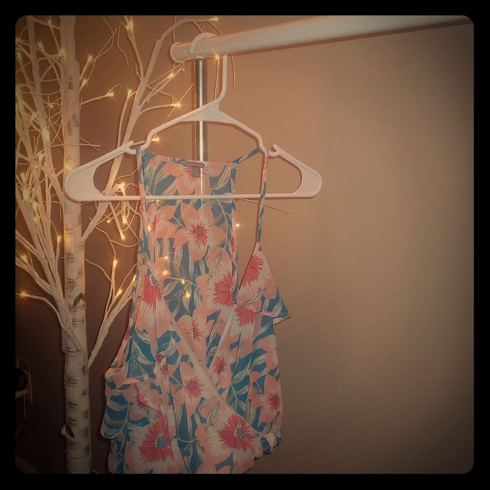 4/$15 Charlotte Russe Tropical Print Crop Top